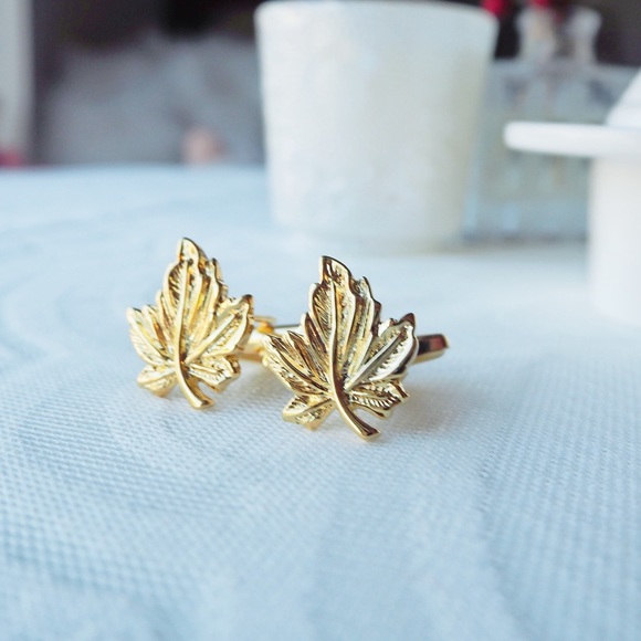 Gold plated maple form cufflinks - Picture 2 of 2